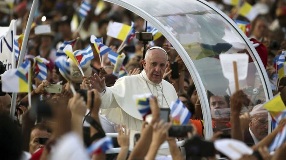 Papa Francisco llega a Plaza de Revolución para primera misa en Cuba