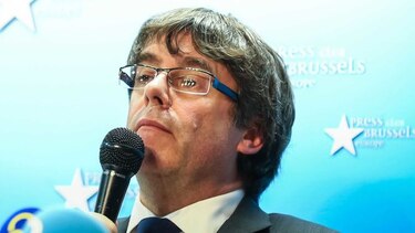 Exlíder catalán intenta evitar a la justicia española