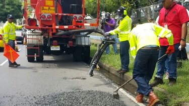 Ministerio de Obras Públicas presenta camión 'tapahuecos’