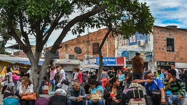 Colombia concederá permiso especial de permanencia a unos 200 mil venezolanos  que están en el país