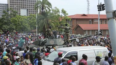 Los zimbabuenses salen a la calle para pedir que Mugabe se vaya