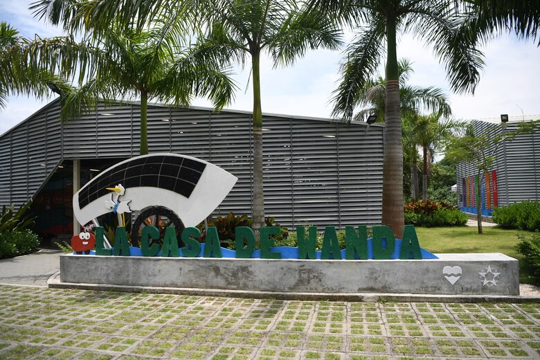 Wanda y BoB: el dúo ecológico contra la contaminación de plástico