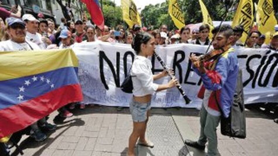 MUD no asistirá a consultas para la constituyente