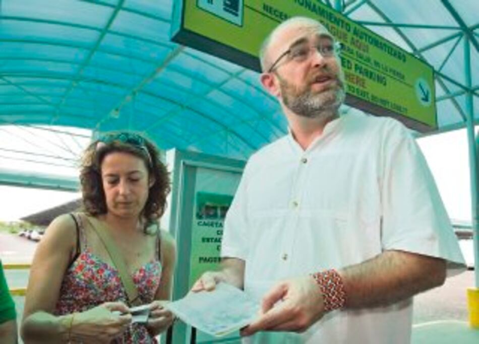 Periodistas Francisco Gómez Nadal y María Pilar Chato pueden regresar a Panamá