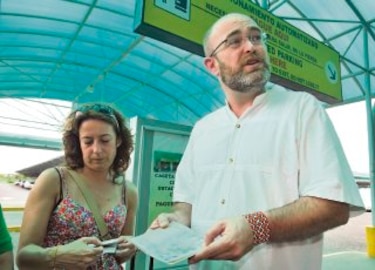 Periodistas Francisco Gómez Nadal y María Pilar Chato pueden regresar a Panamá