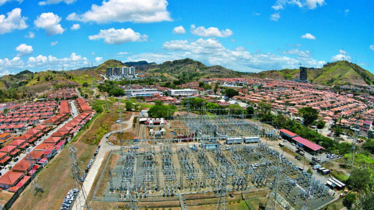 Las ciudades de Panamá y Colón sufrieron la noche del viernes y del martes pasado un apagón eléctrico, luego de explosiones en el Centro Nacional de Despacho de Etesa.