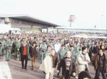 Huelga obliga a Alitalia a cancelar 364 vuelos