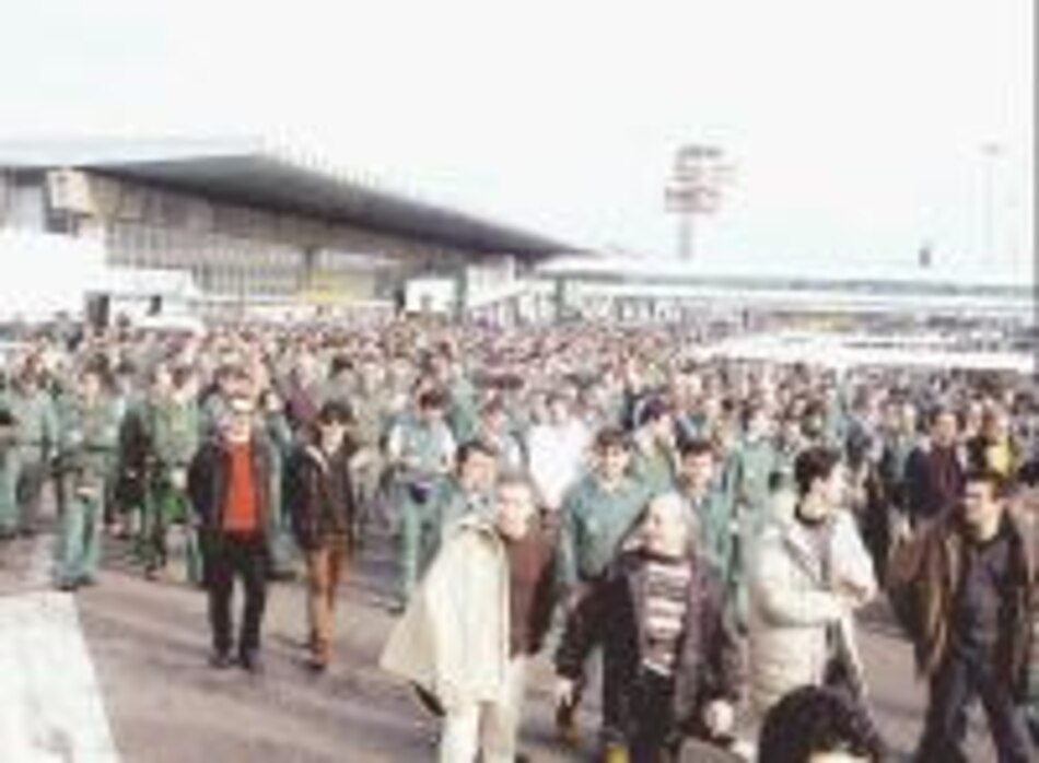 Huelga obliga a Alitalia a cancelar 364 vuelos