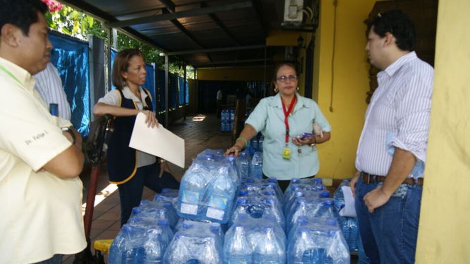 Minsa clausura embotelladora de agua en Colón