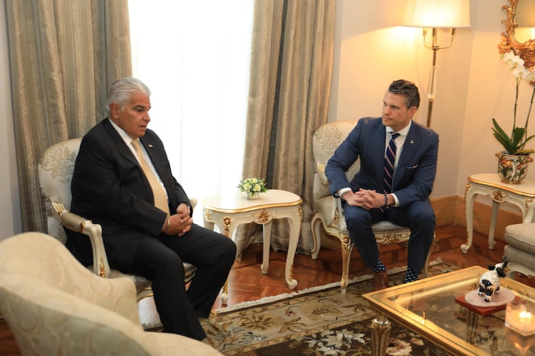 Secretario de Defensa de Estados Unidos llega a la Presidencia de la República