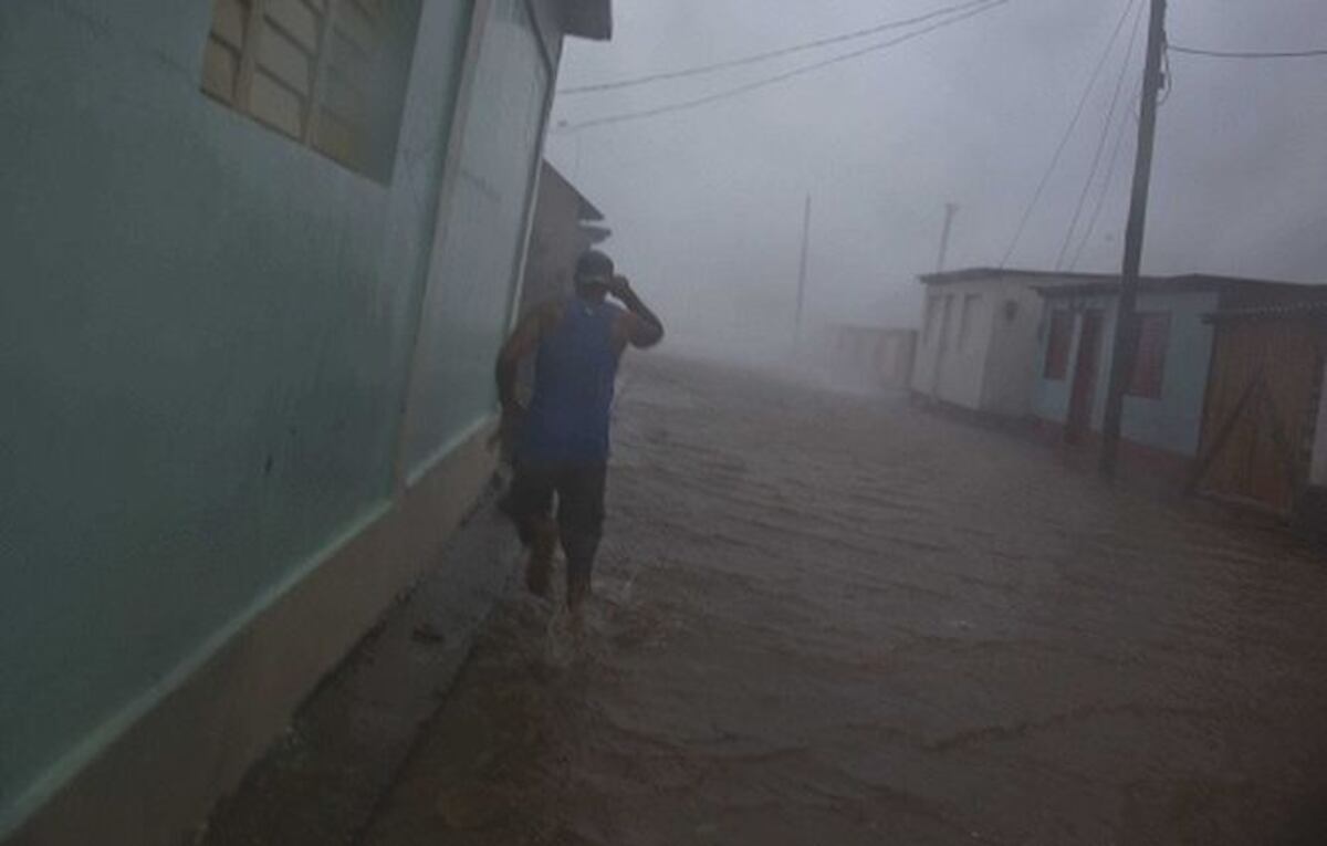 ‘Matthew’ se dirige a Bahamas tras causar estragos en Haití