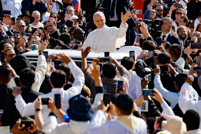 León XIV emprende su pontificado con un llamamiento a la paz en el mundo y a la unidad