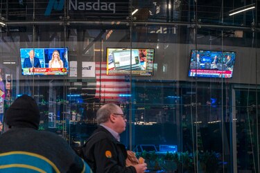 Wall Street cierra en rojo, pausando la racha de ganancias tras la victoria de Trump