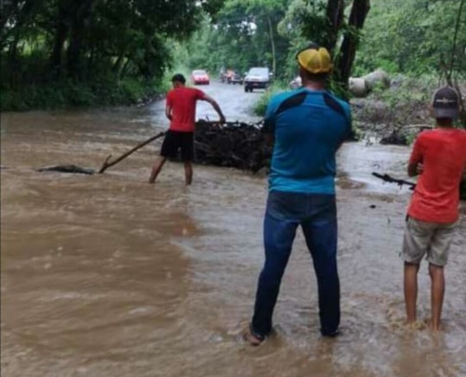 Seis comunidades de Herrera quedan incomunicadas tras fuertes lluvias