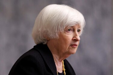 Yellen advierte que Estados Unidos podría alcanzar su límite de deuda a mediados de enero