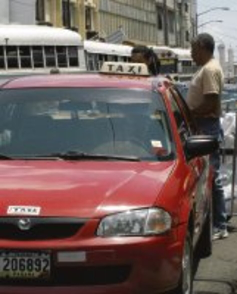 Limitan carreras de taxi en San Miguelito