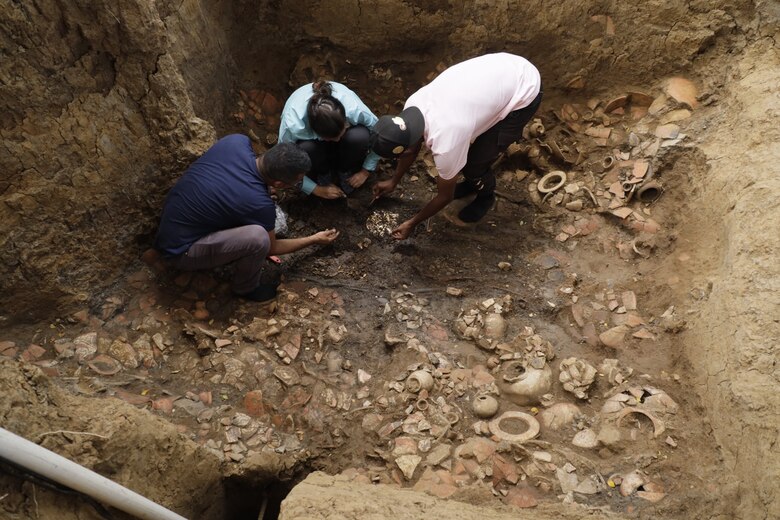 Descubren piezas de oro y cerámicas de la época prehispánica en el parque arqueológico El Caño
