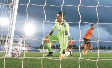 Derrota del Real Madrid dispara las alarmas a pocos días del Clásico español