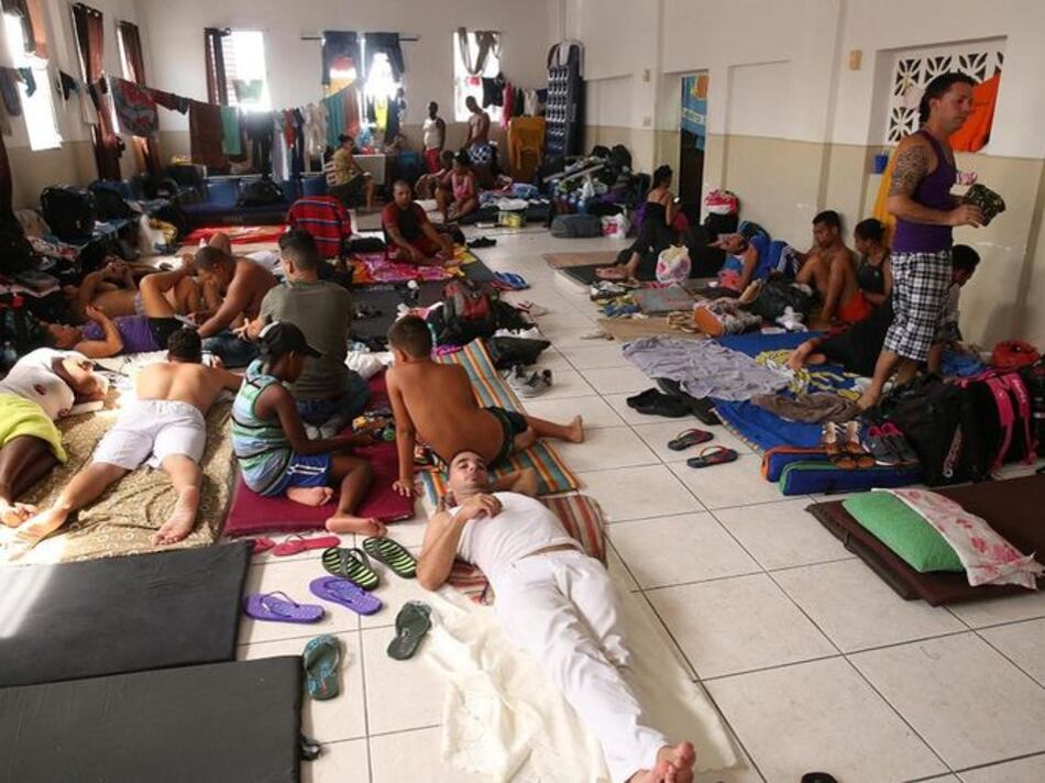 Cubanos conviven en iglesia en Panamá