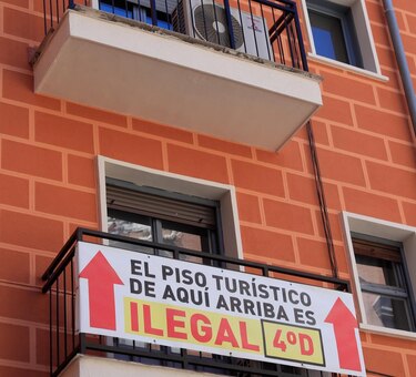España trata de frenar la comercialización de los pisos turísticos ilegales