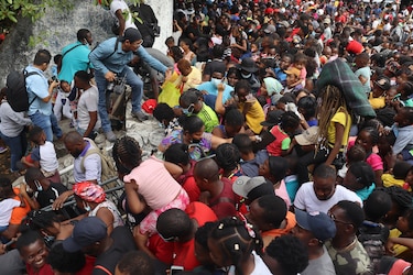 Migrantes denuncian extorsiones de la Policía en la frontera norte de México