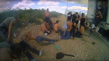 Video muestra rescate de 39 indocumentados al borde de la muerte
