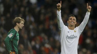 Real Madrid golea al Espanyol con triplete de Cristiano y se acerca al Atlético