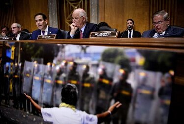 24 senadores piden a Trump proteger a venezolanos en Estados Unidos