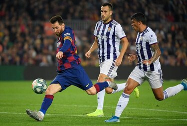 Messi anota dos y el Barça vuelve a liderar la Liga española