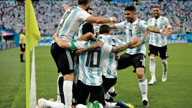 Argentina sigue en el Mundial de forma dramática