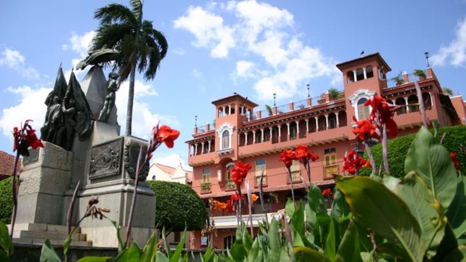 El majestuoso de la plaza Bolívar