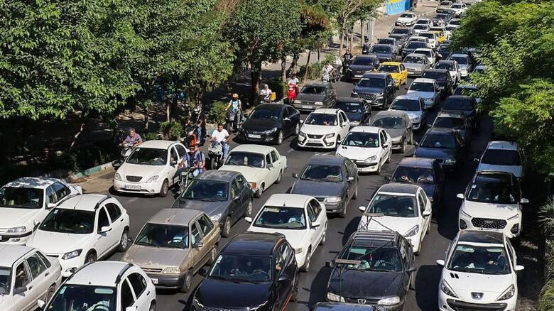 ‘No he conseguido convencer a mis padres para que abandonen su casa’: el miedo de un reportero de la BBC por su familia en Teherán