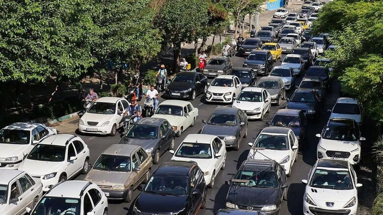 ‘No he conseguido convencer a mis padres para que abandonen su casa’: el miedo de un reportero de la BBC por su familia en Teherán