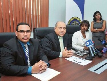 Indagarán a policías por muerte de dos menores
