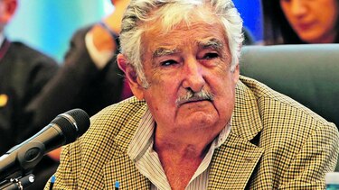 Mujica pide apoyo para la paz en Colombia