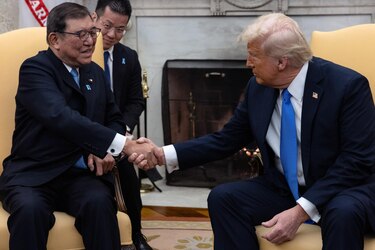 Trump dice que Nippon Steel retirará su oferta por U.S. Steel e invertirá en la empresa