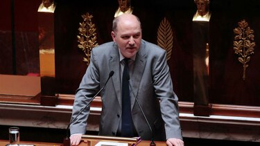 Dimite el vicepresidente de la Asamblea Nacional francesa, acusado de acoso sexual