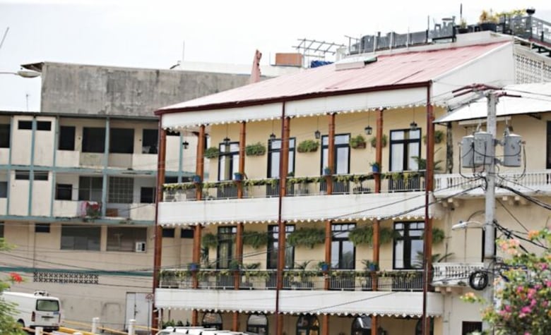 Inmuebles violarían leyes del Casco Antiguo