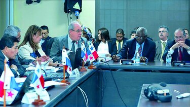 Ayú Prado amenaza con aplazar vigencia de carrera judicial