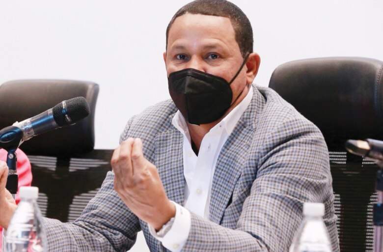 Riga suma alrededor de $300 millones en contratos estatales