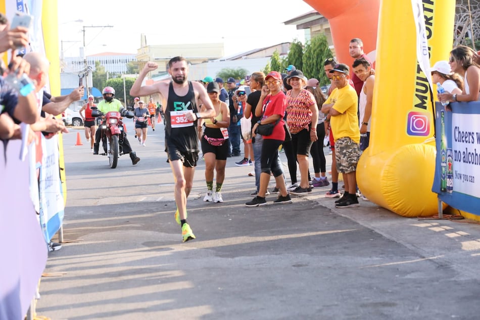 Christofer Jurado y Diana Salerno ganan los 21K en la Clásica Sábado de Gloria