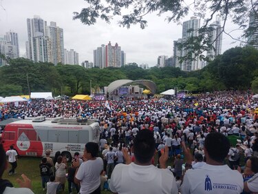 Arzobispo José Domingo Ulloa llama al diálogo y la reconciliación en medio de crisis nacional