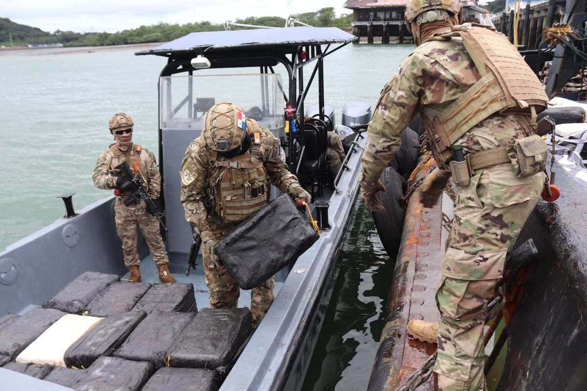This is how the ship carrying 13.5 tons of drugs was caught in Panamanian Pacific waters