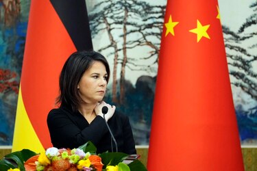 China promete que no venderá armas a Rusia y reivindica el diálogo como ‘única forma’ de resolver el conflicto