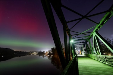 Auroras boreales se observan en Europa por inusual fenómeno geomagnético
