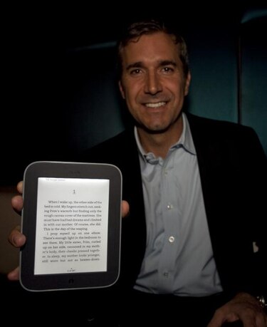 Barnes & Noble presenta el primer lector digital para leer en la oscuridad
