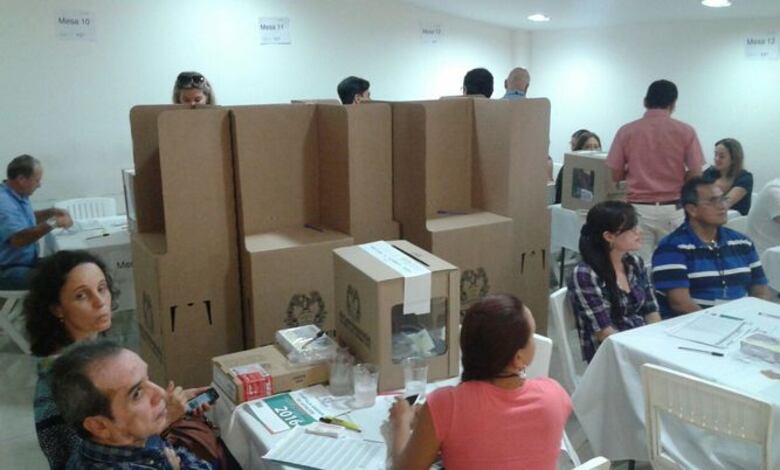 Plebiscito de paz colombiano se desarrolla con normalidad
