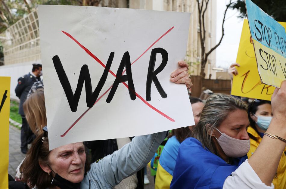 Desolación, bombardeos y cadáveres calcinados en el este de Ucrania