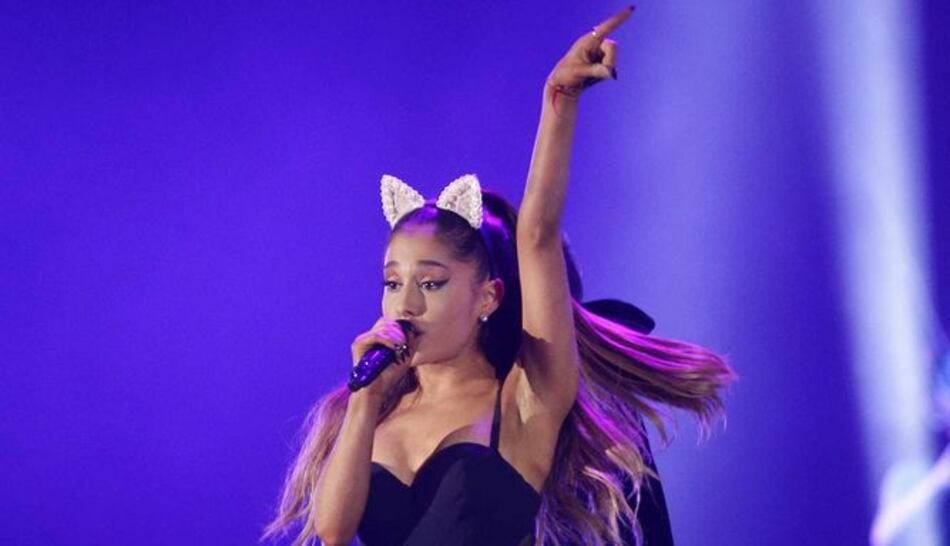 Ariana Grande suspende su gira después de ataque en Mánchester