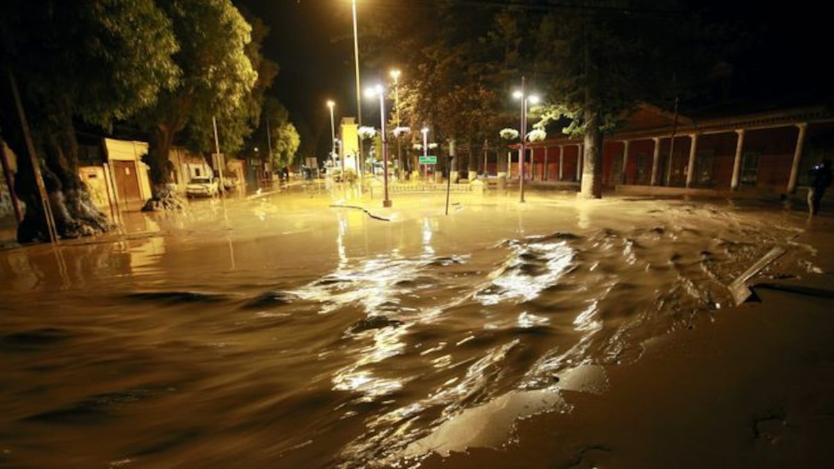 Aumentan a tres las víctimas fatales por temporal en árido norte de Chile